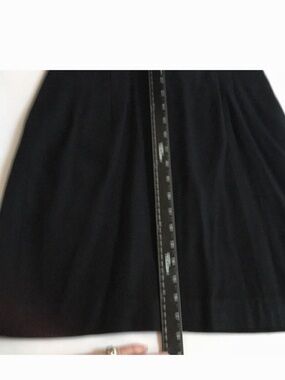 Country Road size 10 classic black skirt just above the knee
flat front